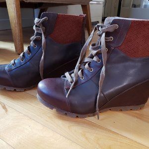 Botillons à semelles compensées